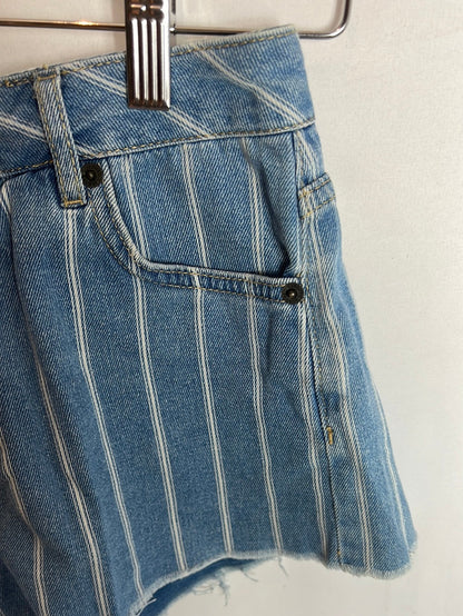 SUBDUED. Shorts denim rayas T.34