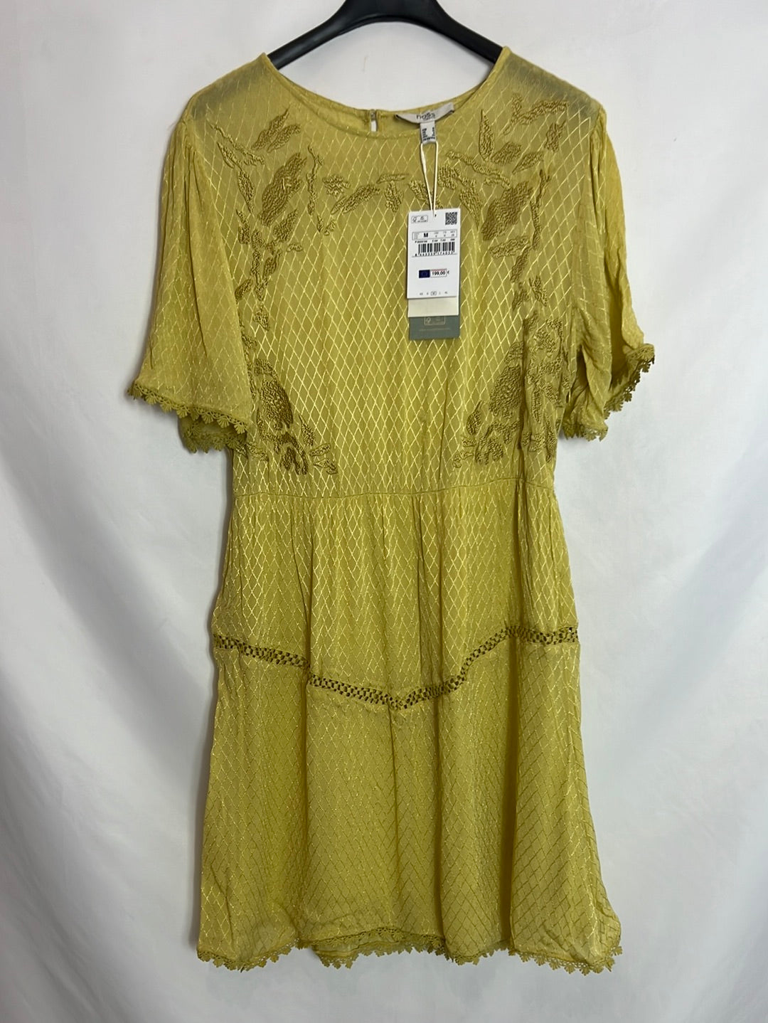 INTROPIA. Short dress with lace and embroidery details. TM