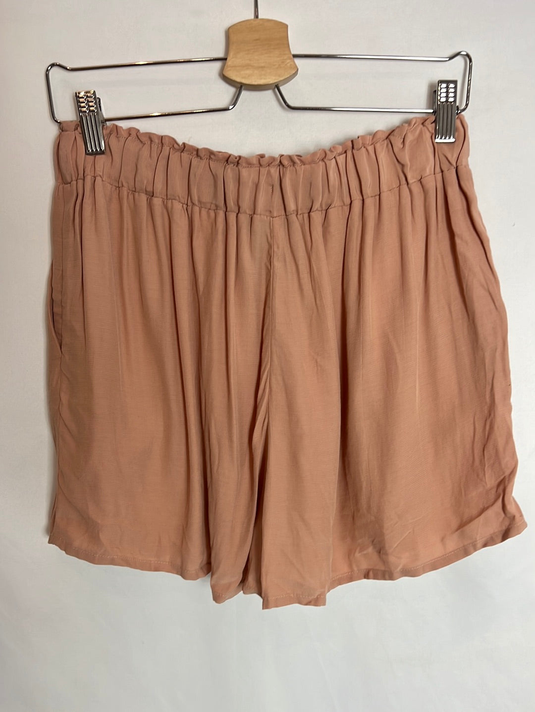 H&amp;M. Pink shorts size 38