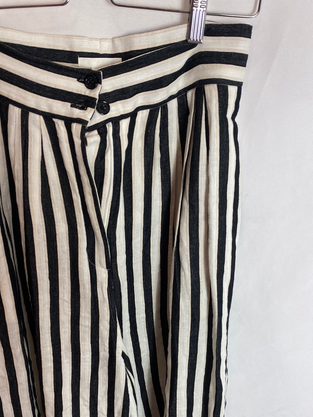 H&amp;M. Striped fluid culottes. Size 36