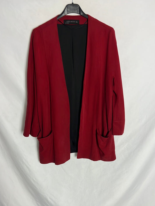 ZARA. Blazer roja fluida. T S