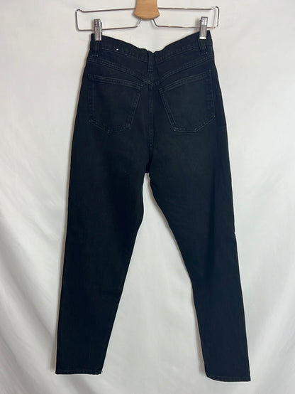 ZARA. Pantalón denim estilo boyfriend negro. T 36