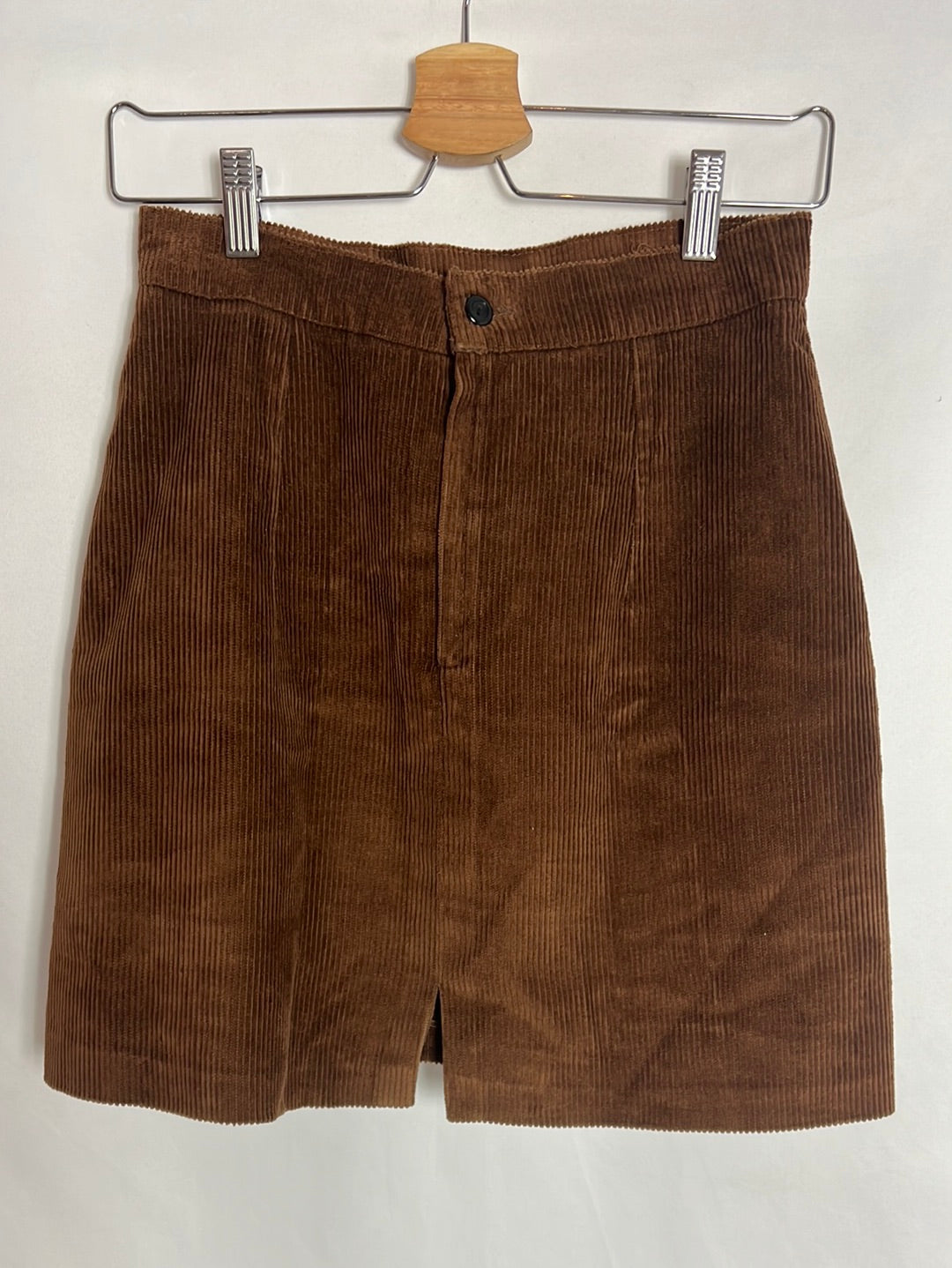 TD. Falda Marrón corta T.42