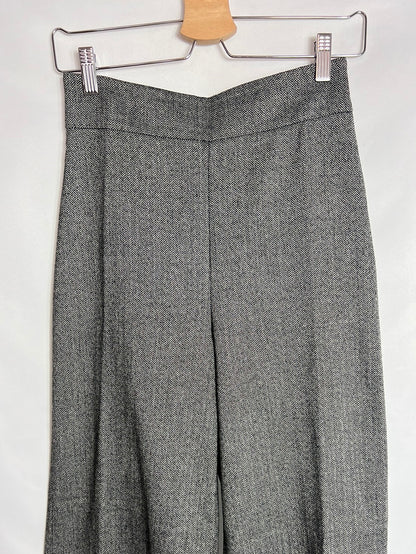 ZARA. Wide-leg grey herringbone trousers. XS