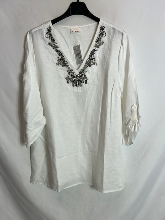 CANDA. Blusa blanca detalle abalorios cuello. T 48