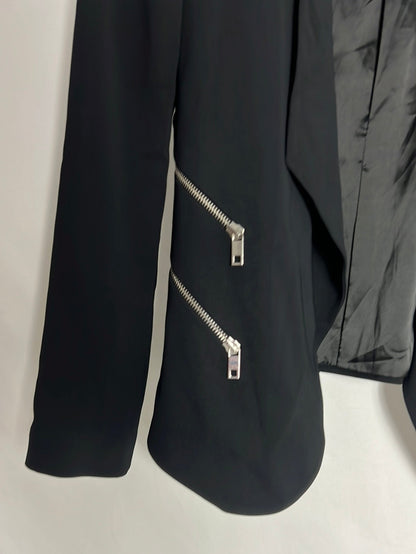 ZARA. Blazer negra asimétrica cremalleras. T M