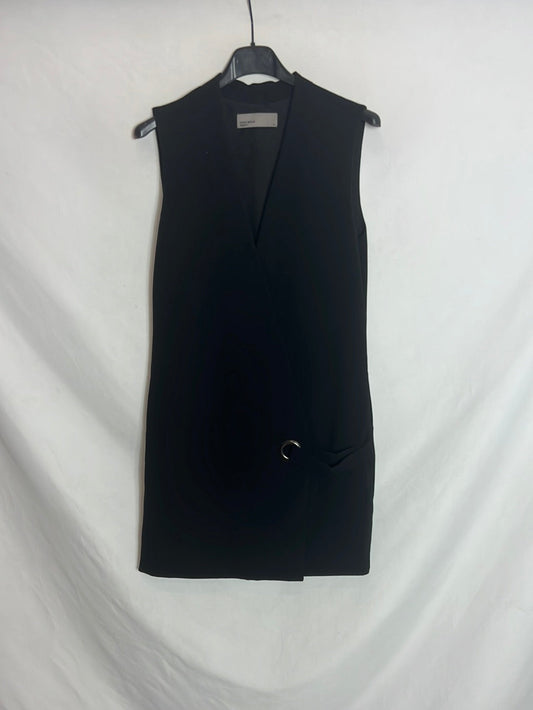 VERO MODA. Vestido cruzado negro sin mangas. T.XS