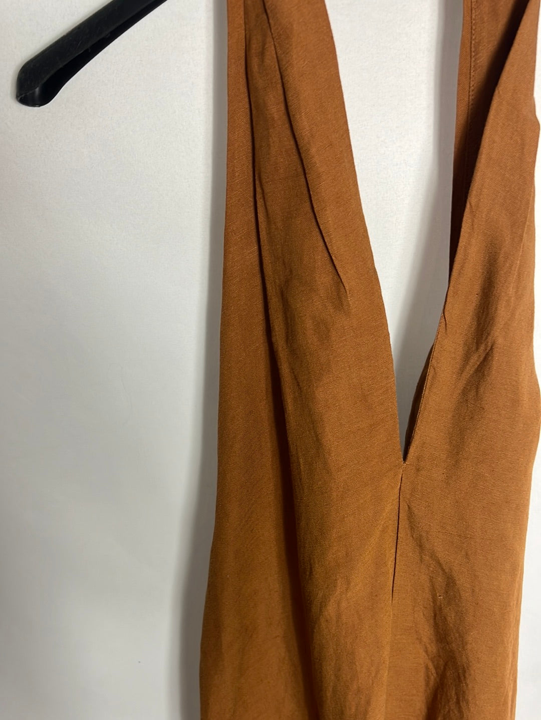 OYSHO. Vestido marrón espalda abierta. T.S