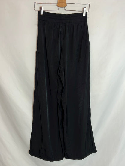 TRK. Pantalón negro fluido T.m