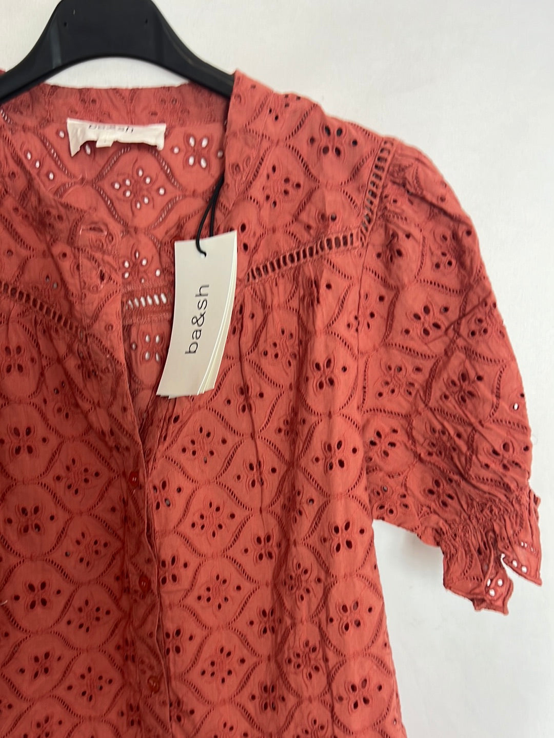 BA&amp;SH. Die-cut short sleeve blouse. T 1 (36)