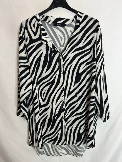 FESTA. Banks and black printed blouse. T 54 (XL)