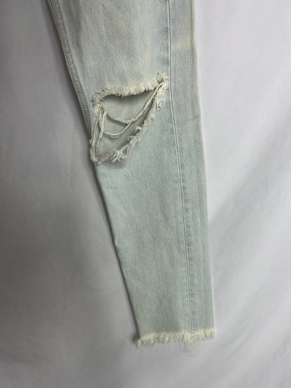 ZARA. Pantalón vaquero claro rotos. T 34