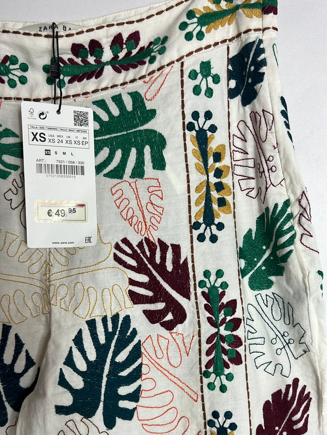 ZARA. Pantalón blanco culotte bordados. T XS