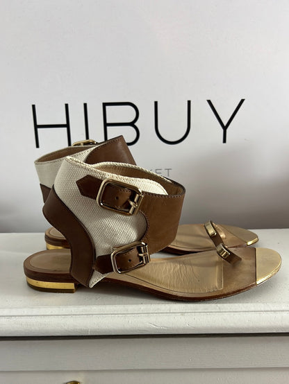 EMILIO PUCCI. Sandalia plana hebillas. T 37