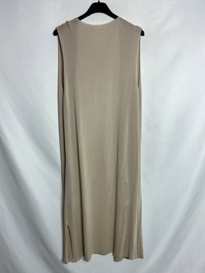 AMEÉ. Beige fine knit buttoned vest. YOUR