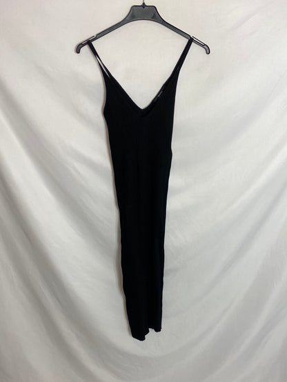 BERSHKA. Vestido canalé midi negro. T.S