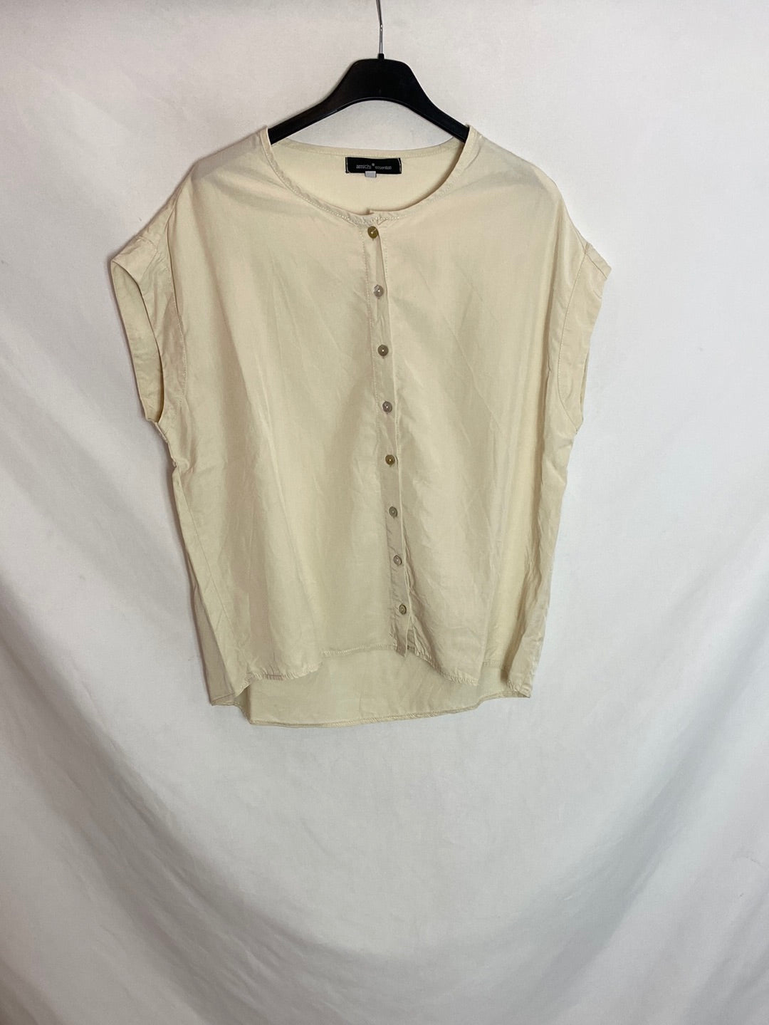 AMICHI. Beige Sleeveless Ts Blouse