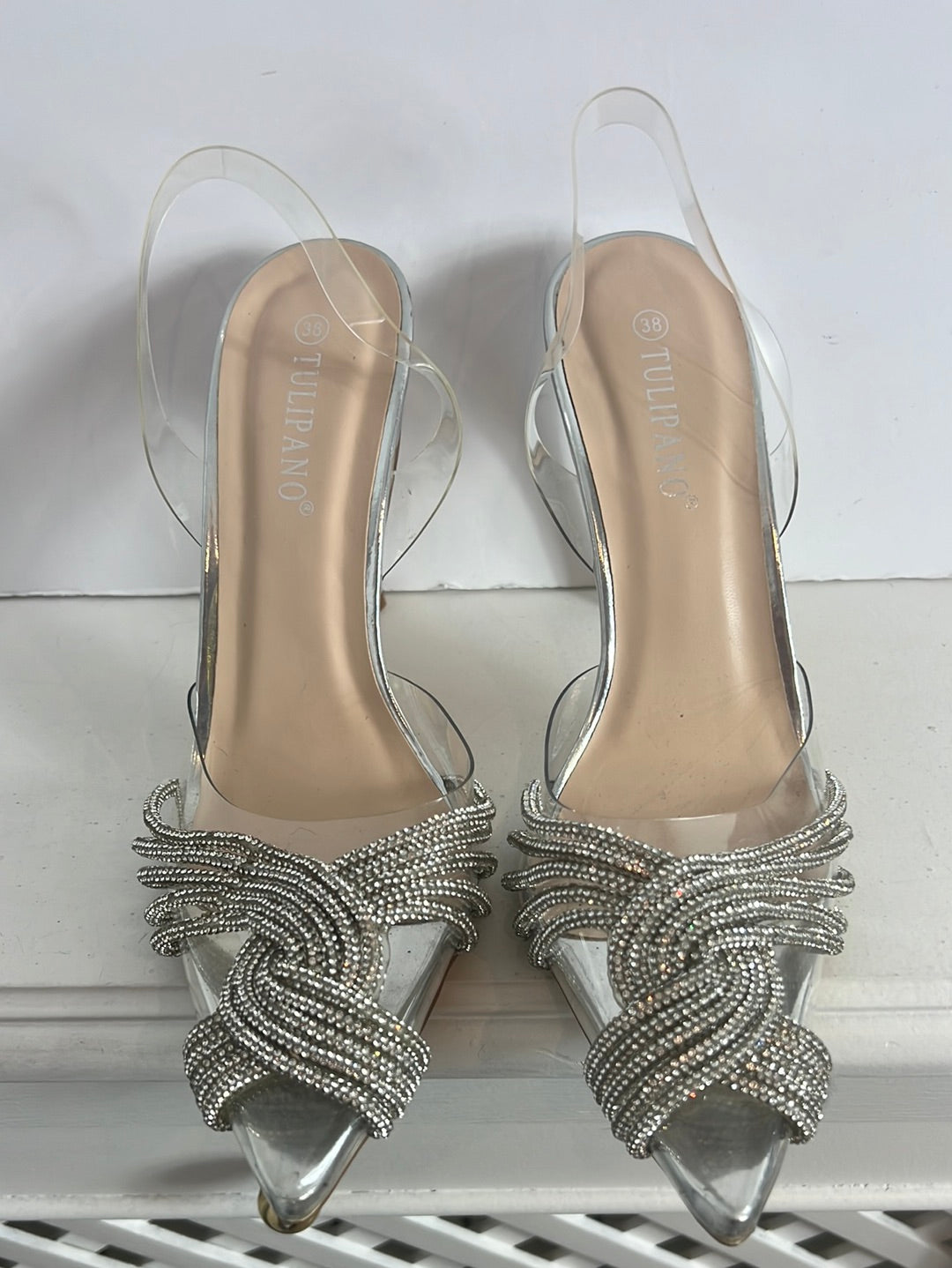 TULIPANO. Sandalia plateada pedrería. T 38