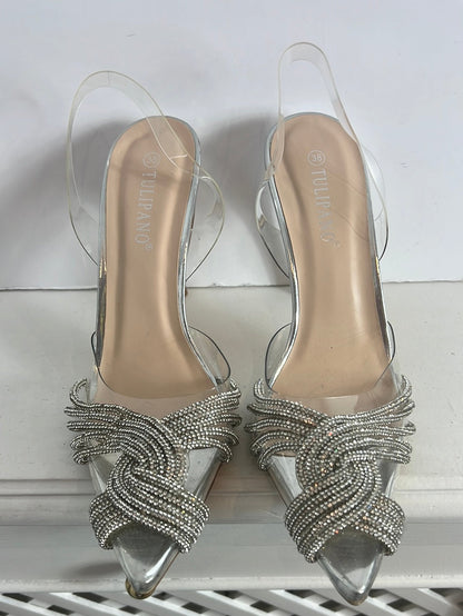 TULIPANO. Sandalia plateada pedrería. T 38