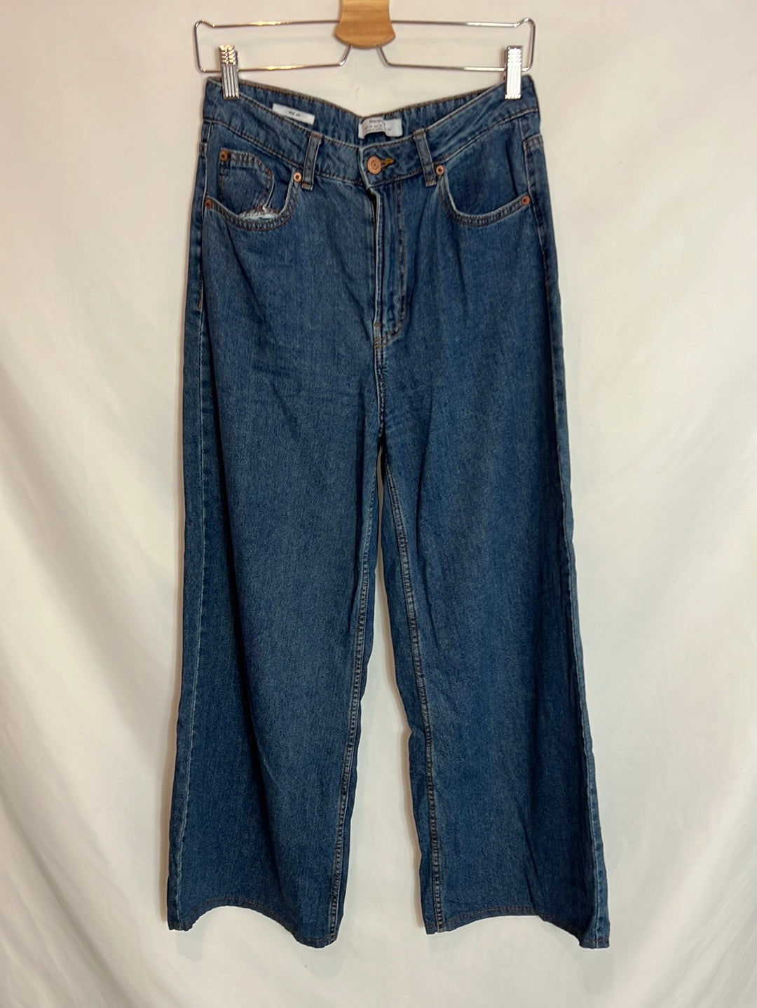BERSHKA. Pantalón ancho denim T.38