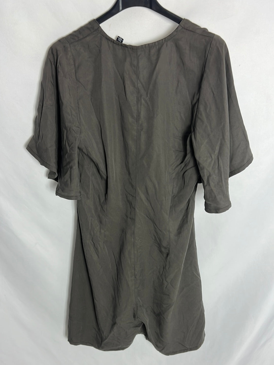 VERO MODA. Short-sleeved gray dress. Ts