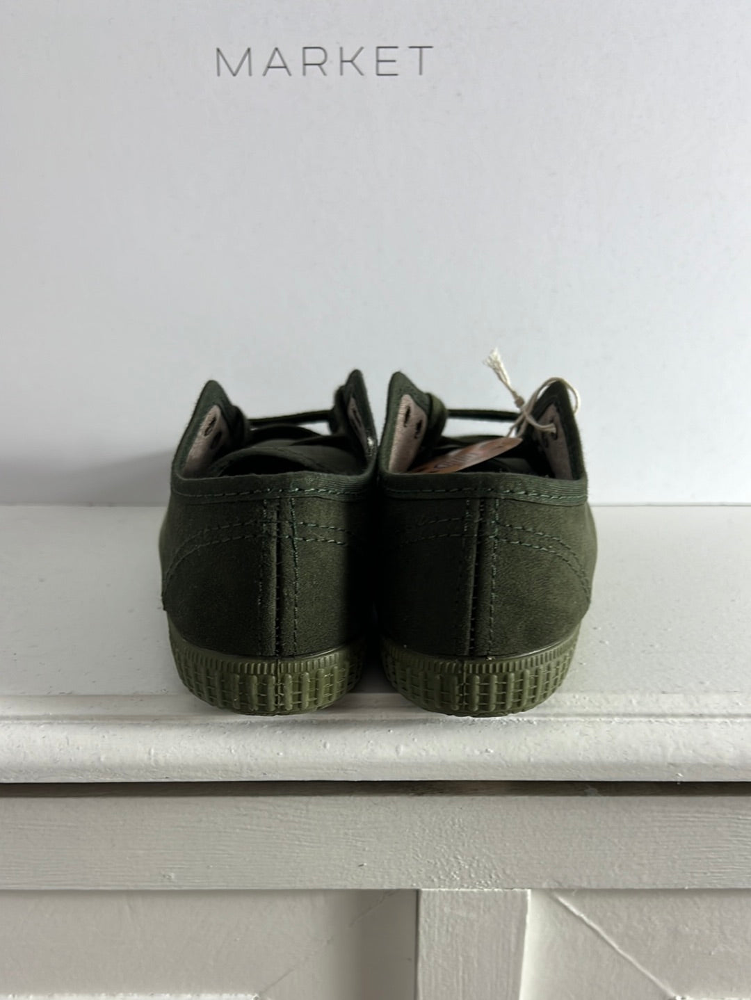 PISAMONAS. Green suede lace-up sneakers. Size 30