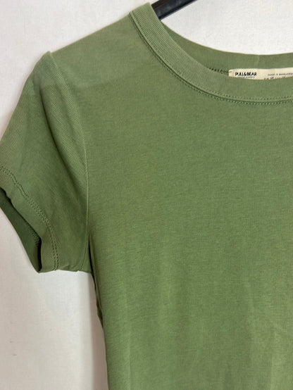 PULL&amp;BEAR. Ts green crop t-shirt