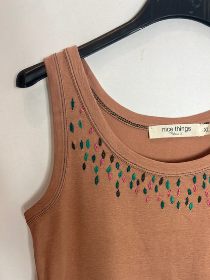 NICE THINGS. Camiseta rosa bordada T.xl