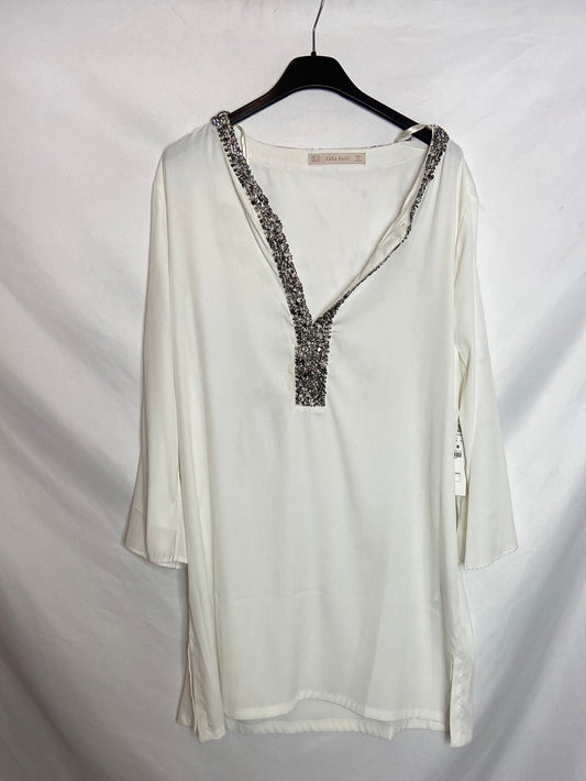 ZARA. Blusa blanca fluida con detalle de lentejuelas T.XL