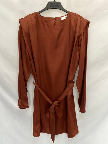 MANGO.Short satin dress with shoulders S.XS