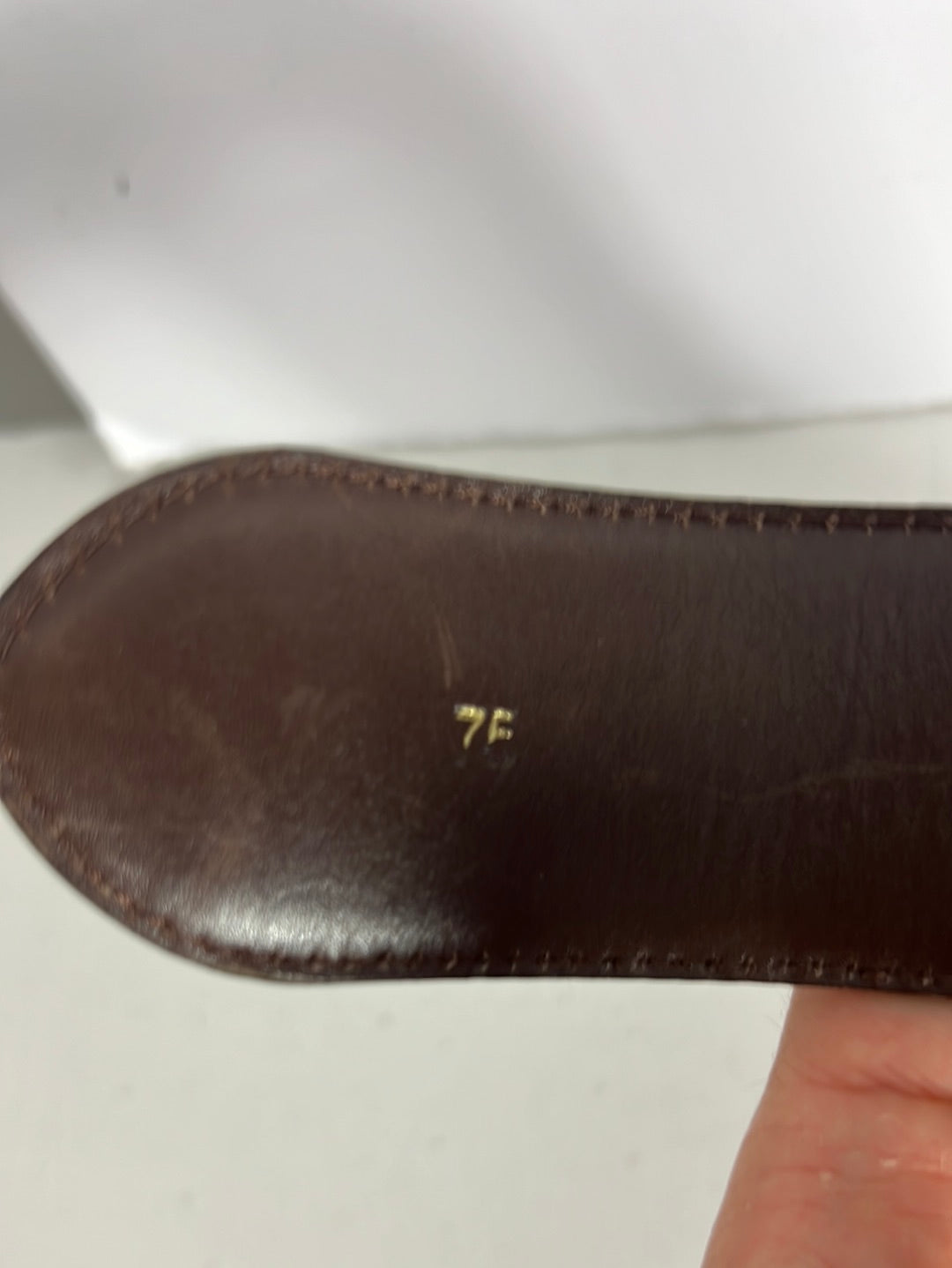 ROBERTO BELLIDO. Leather belt with gold buckle. Size 75