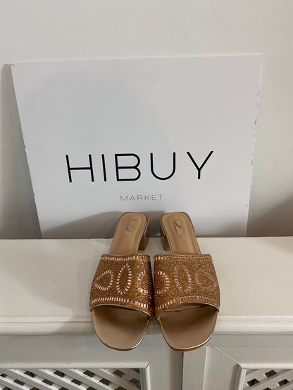 BELLUCCI. Sandalias tacón con brillantes. T.40