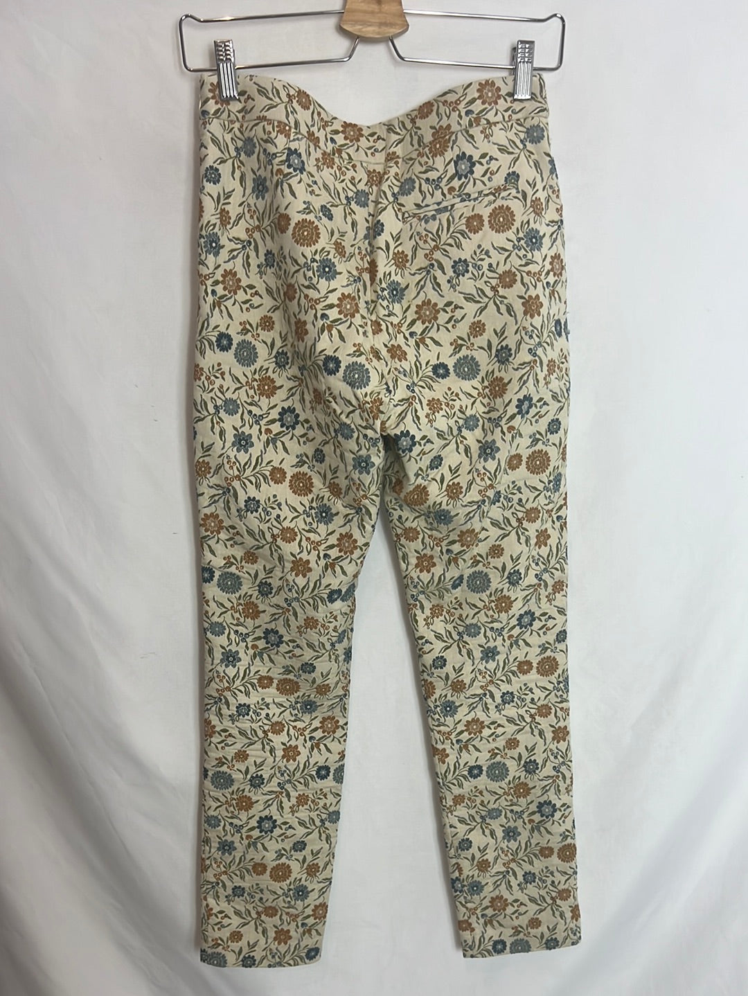 SEZANE. Patalón beige flores  T.36