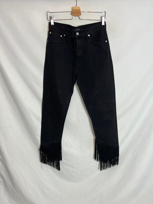 ZARA. Pantalón vaquero  recto flecos. T 36