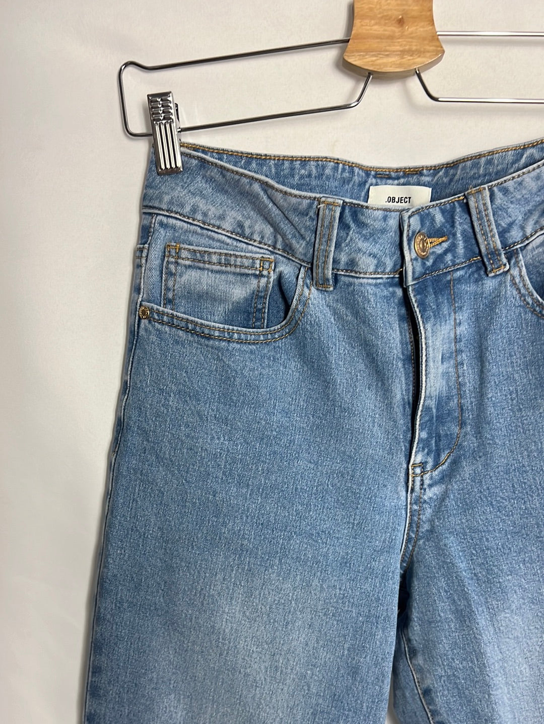 OBJECT. Pantalones denim pata ancha. T S