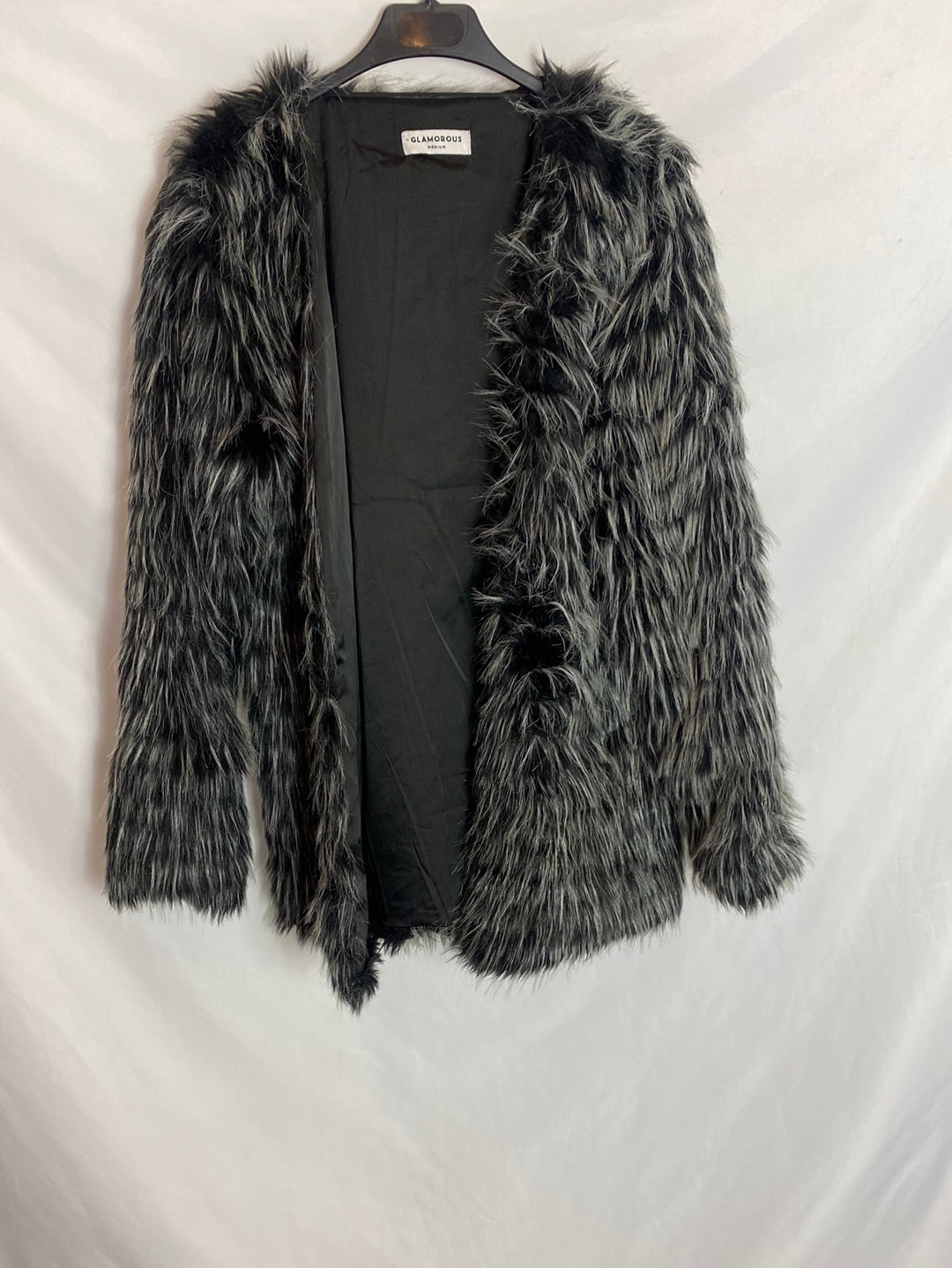 GLAMOROUS MEDIUM. Two-tone synthetic fur coat. YOU