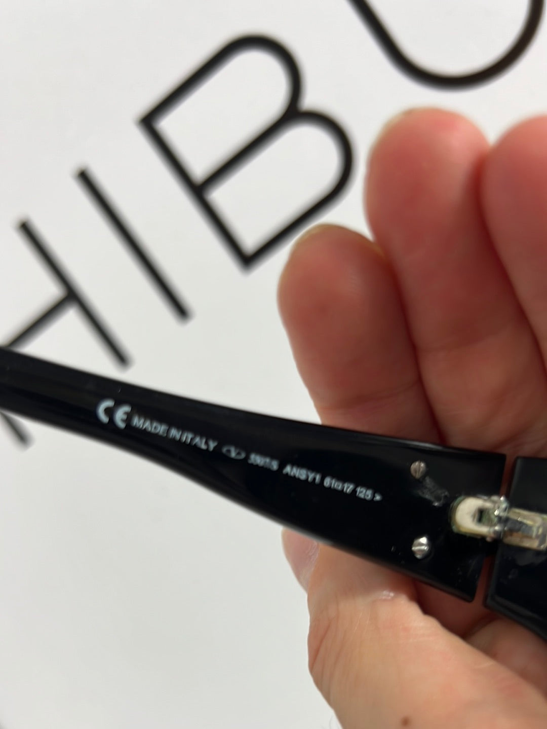 VALENTINO. Gafas de sol negras