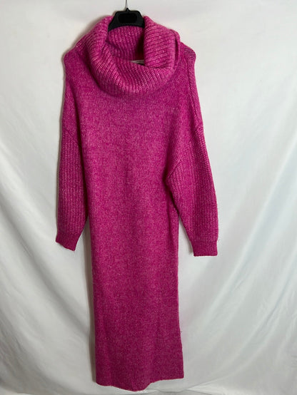 ZARA. Vestido midi punto cuello vuelto fucsia. T.s