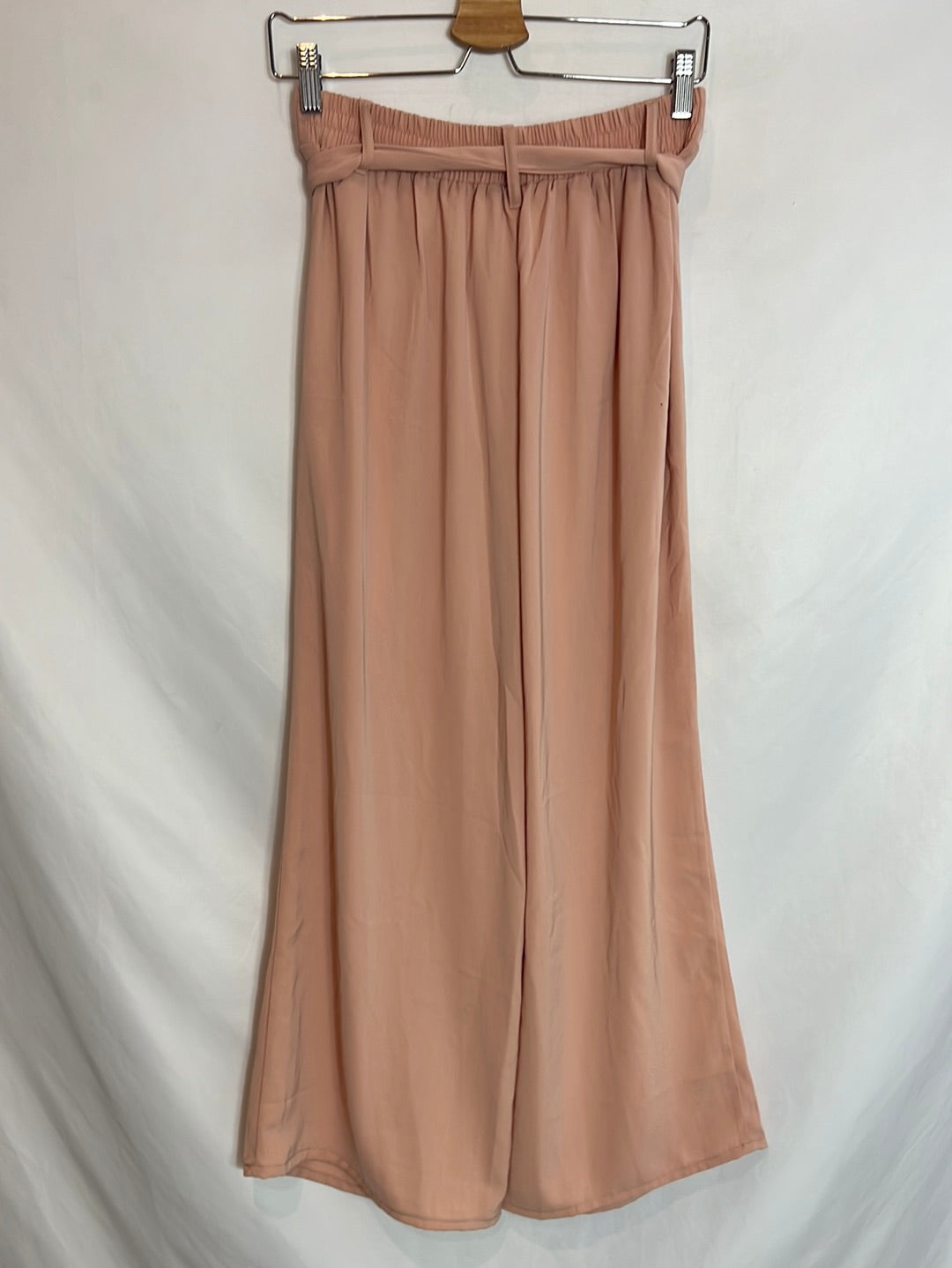 STRADIVARIUS. Pantalón rosa fluido T.l