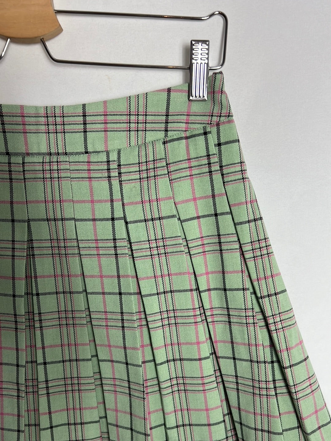 STARDIVARIUS. Green plaid skirt. TM