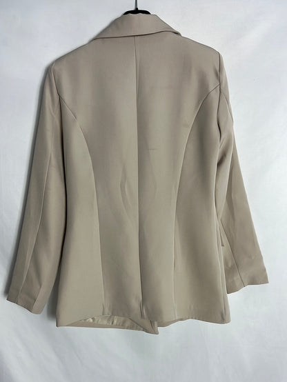 ARMONIAS. Blazer beige hombreras. T S