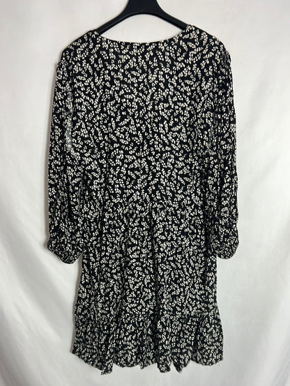 PULL&BEAR. Vestido negro flores blancas. T S