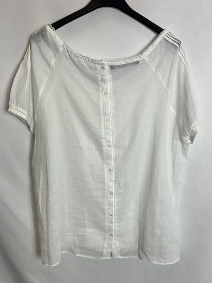 ZARA. Linen top with lace detail. Size XL