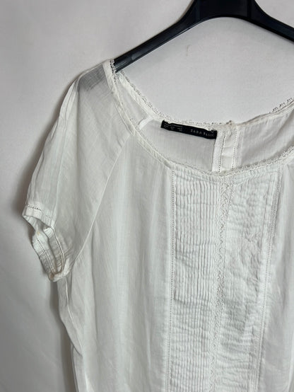 ZARA. Linen top with lace detail. Size XL