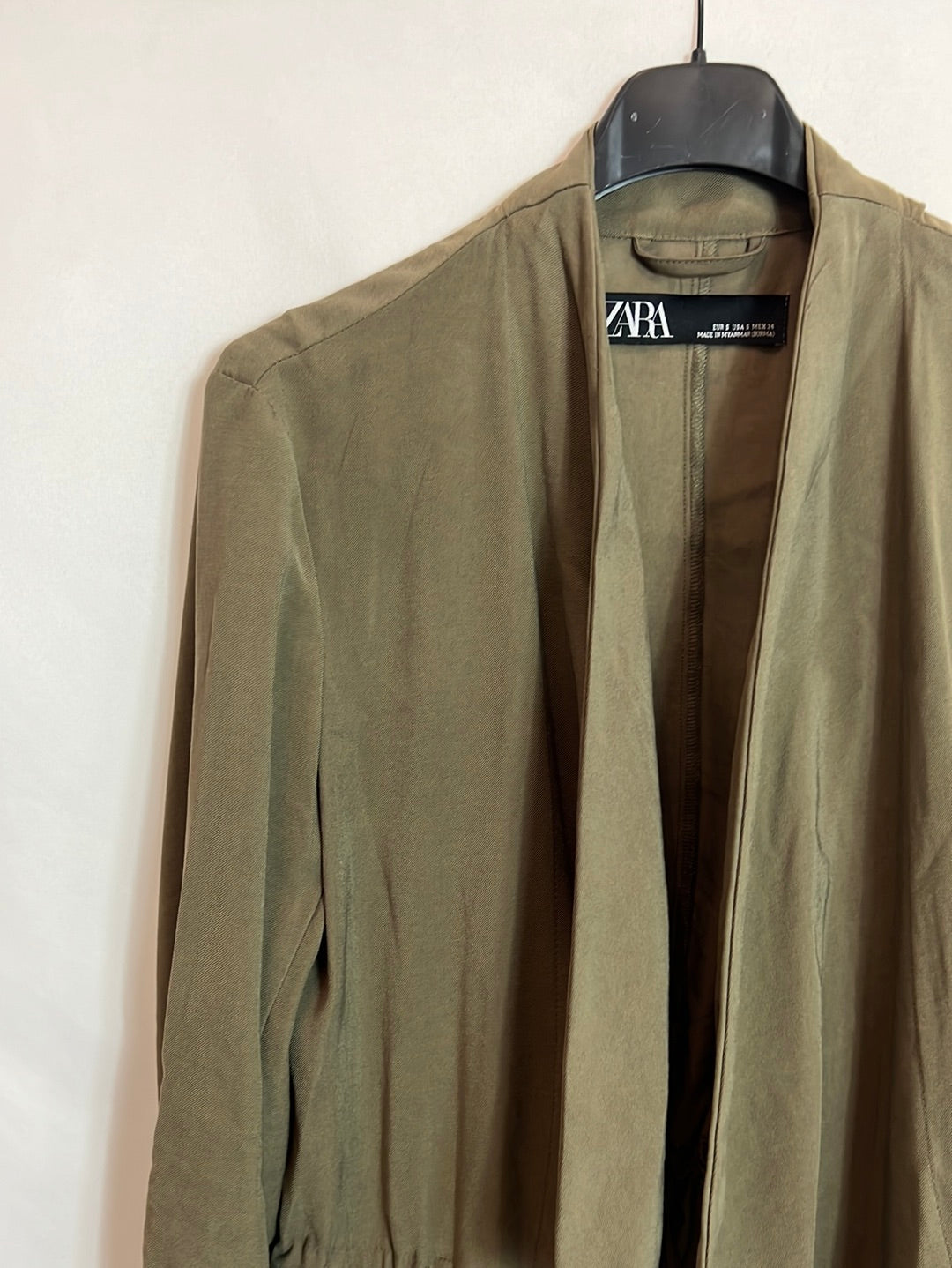 ZARA. Green flowing jacket with adjustable waist. TS