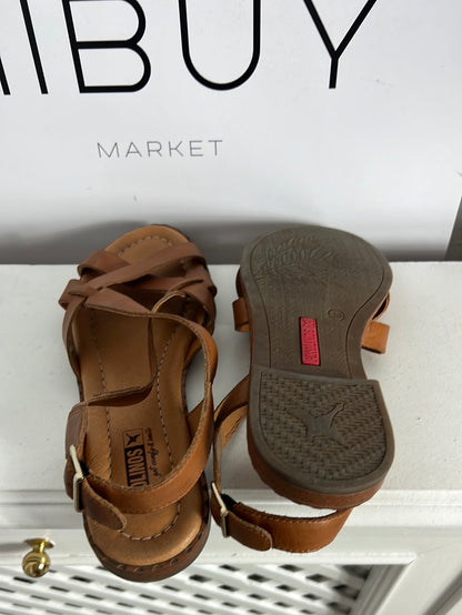 PIKOLINOS. Brown leather strap sandals. Size 38