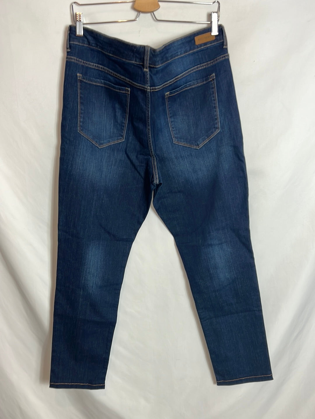 VIOLET. Dark wash skinny jeans. Size 48