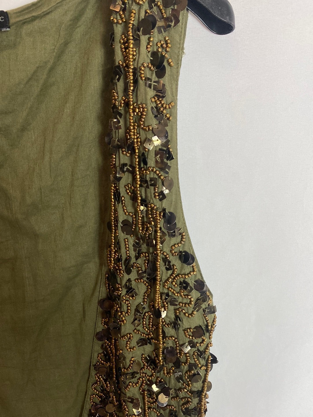 ZARA. Chaleco verde militar abierto detalles. T.M