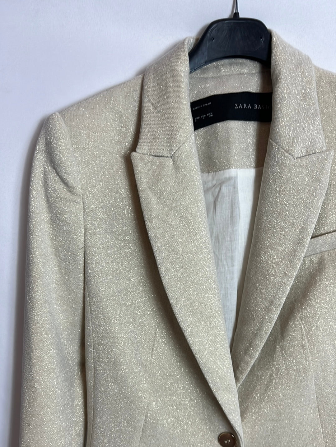 ZARA. Blazer beige hilos dorados. T S