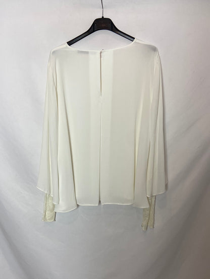 ZARA. Blusa blanca detalle encaje T. XL